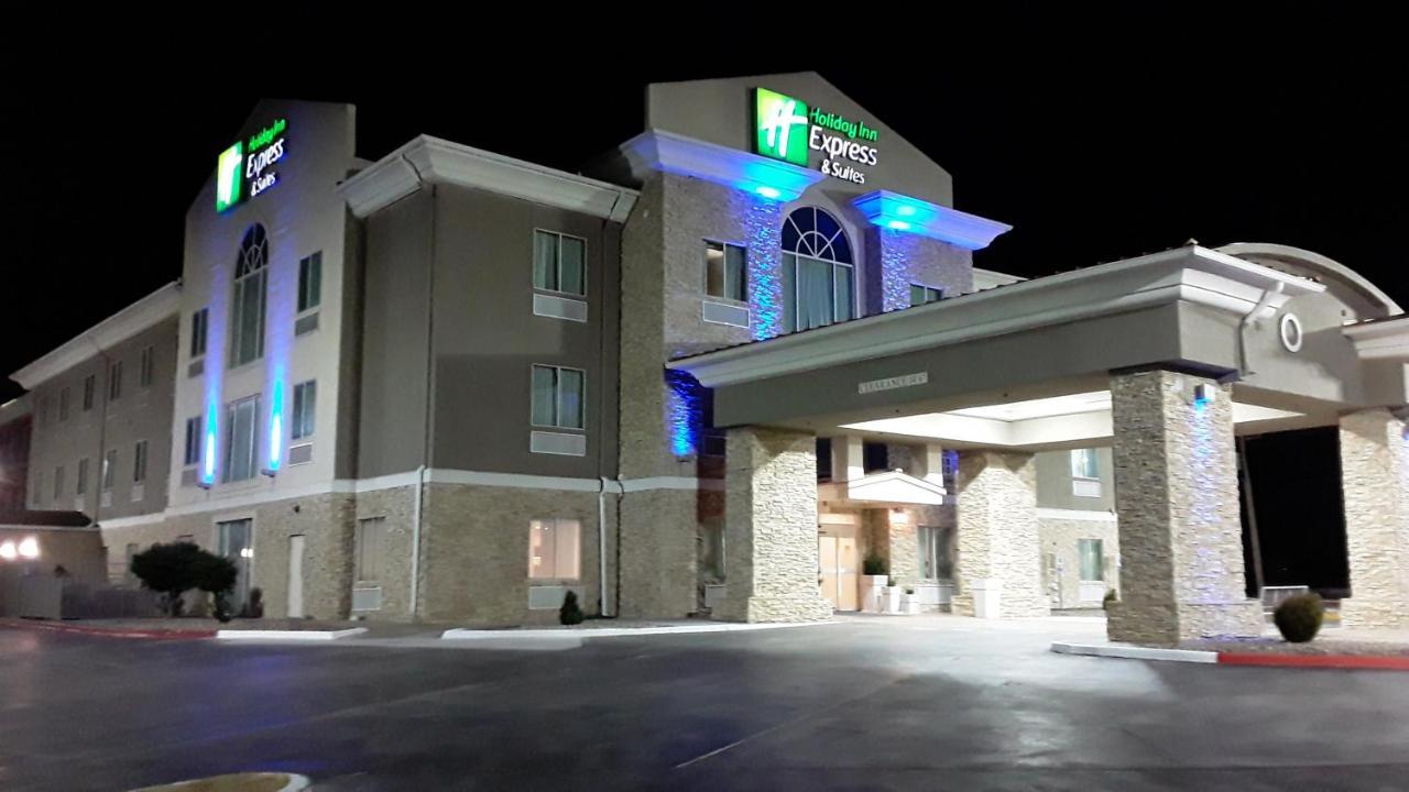 Holiday Inn Express Hotel & Suites Woodward Hwy 270, An Ihg Hotel Exterior foto